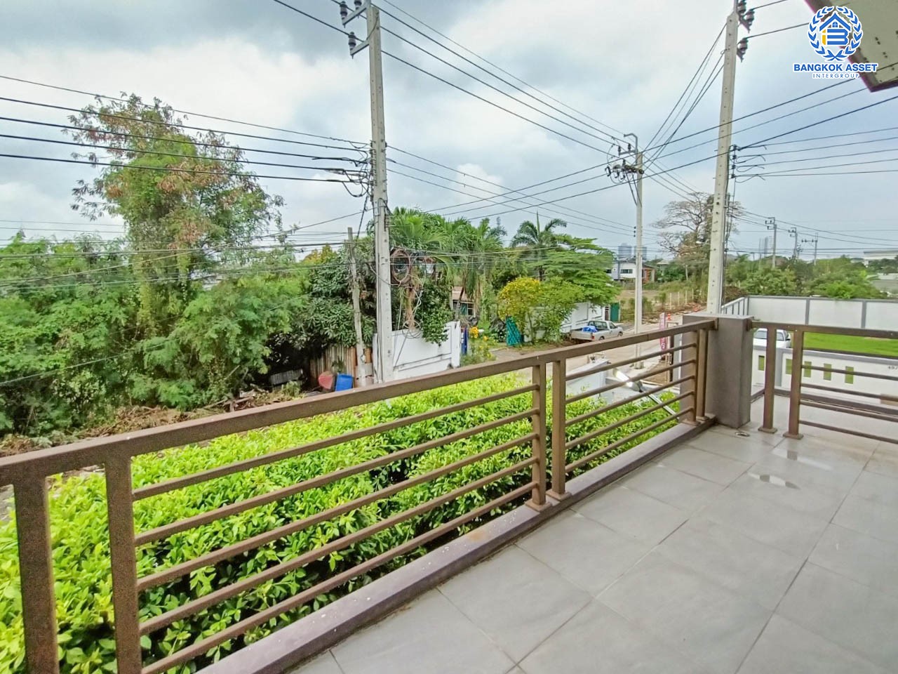 *****บ้านเดี่ยวมือสองย่านนนทบุรี ม.บ้านกาสะลอง กาญจนาภิเษก บ้านมือ1 ไม่เคยเข้าอยู่ เนื้อที่กว้างขวางมากถึง 66 ตร.ว. ฟังก์ชัน 4 ห้องนอน 3 ห้องน้ำ ที่จอดรถ 2 คัน แถมฟรี! เครื่องปรับอากาศ 1 เครื่อง มีพื้นที่รอบบ้าน ภายในตกแต่งสวย ตั้งบนทำเลแห่งการเดินทาง ใกล้รถไฟฟ้าสายสีม่วง "สถานีตลาดบางใหญ่"